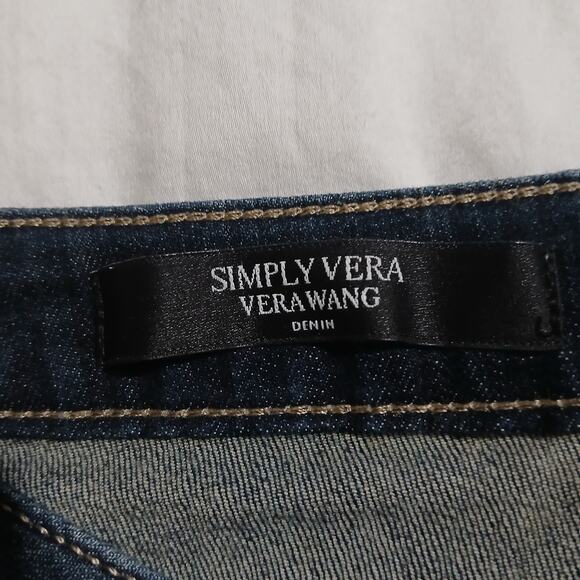 Simply Vera Vera Wang Denim 4 Capri Mid Rise Dark-Wash Straight Leg - Picture 2 of 10